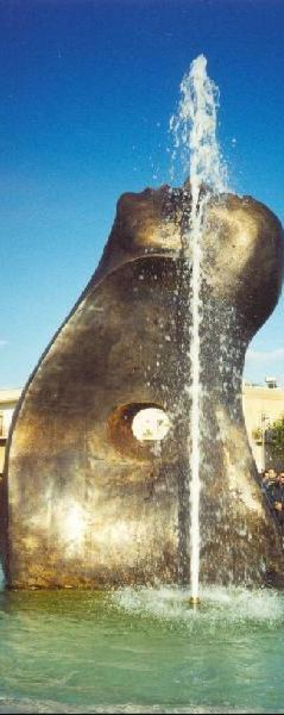 Tricase - piazza Cappuccini - Uno scorcio della fontana.